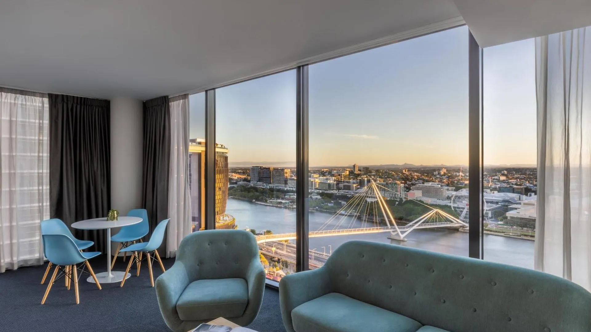 Отель Ibis Styles Brisbane Elizabeth Street