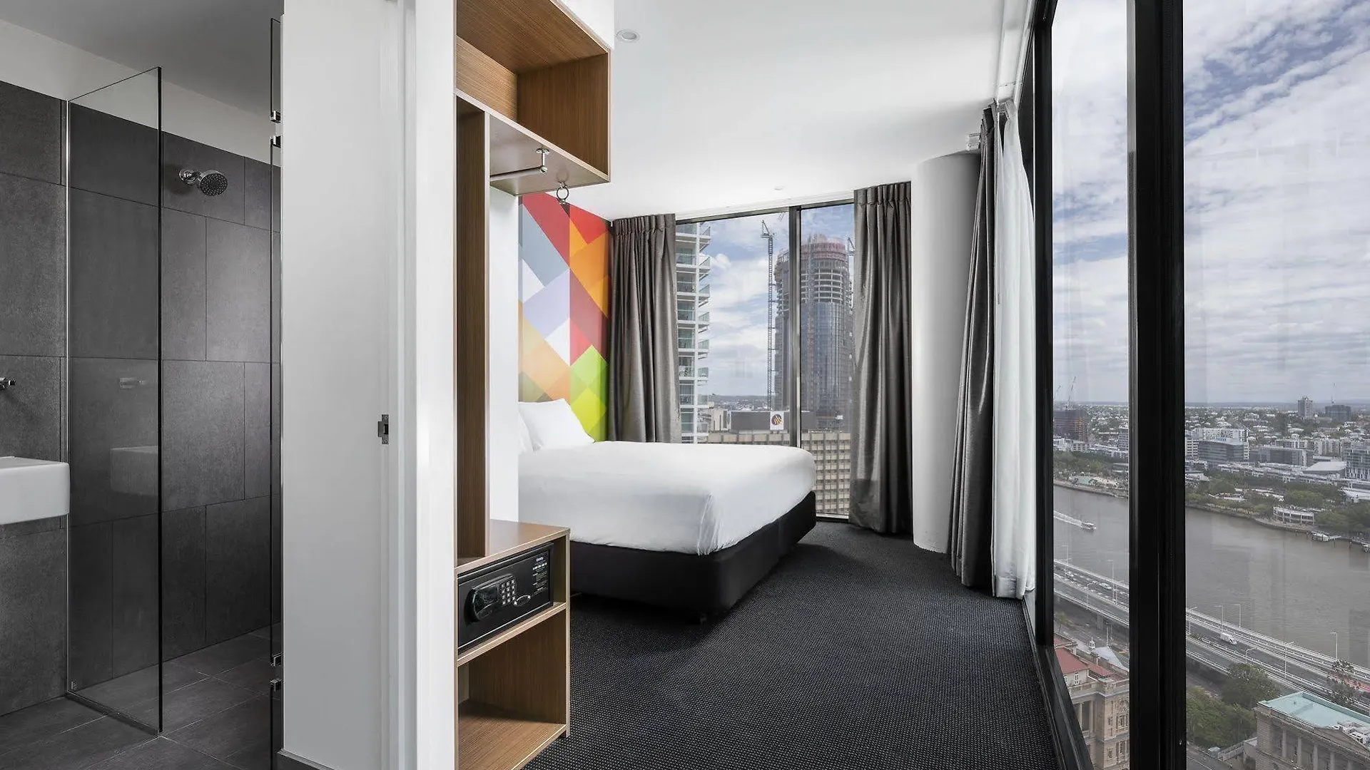 Отель Ibis Styles Brisbane Elizabeth Street