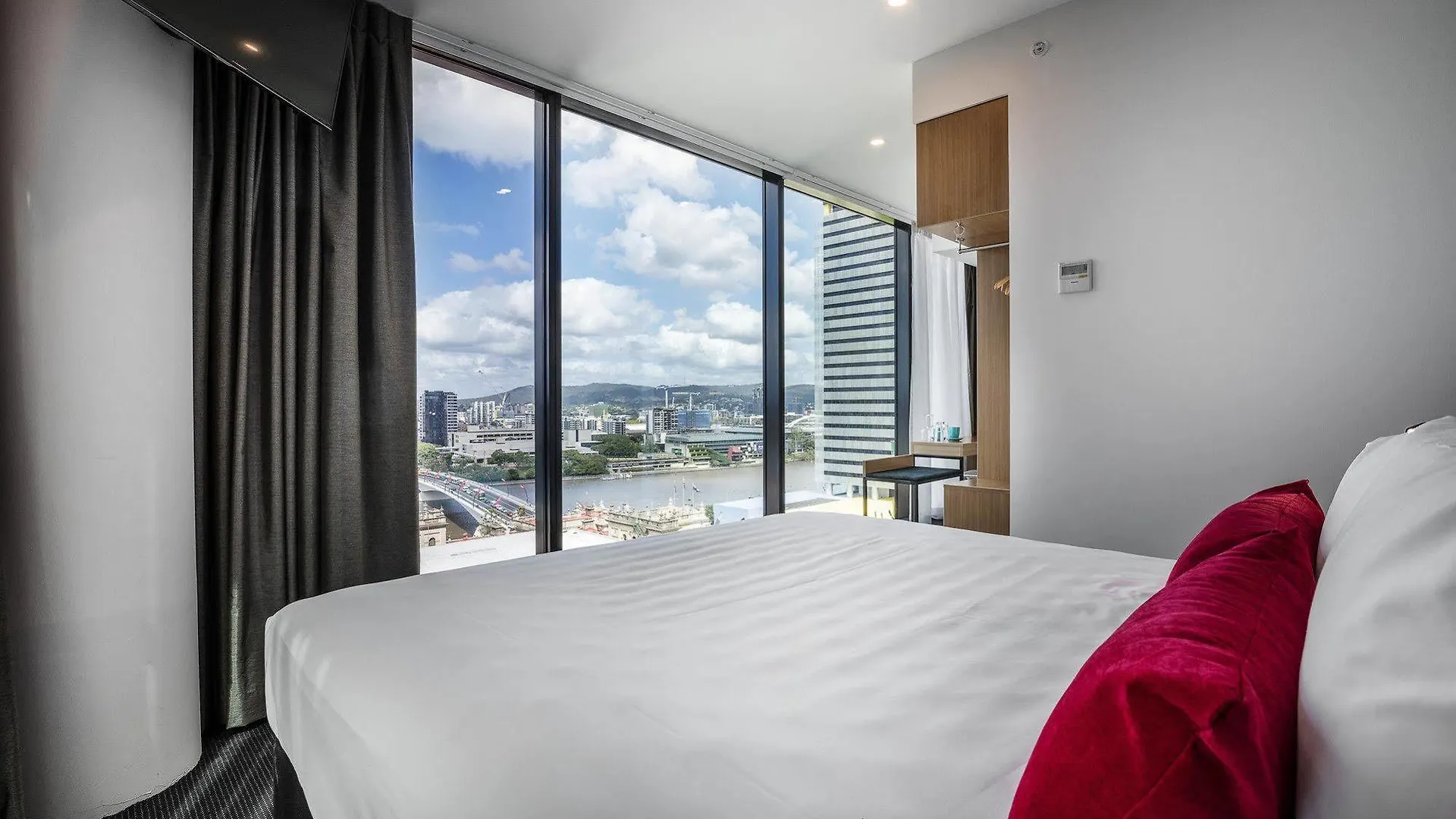 Ibis Styles Brisbane Elizabeth Street Hotel